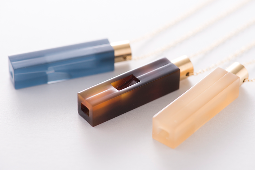 女性に人気の美しい防災笛「effe bottle prism」