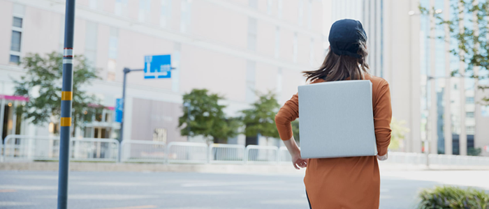 ミヤビワークスOTEは女性でも持ち運べるコンパクトで軽量な防災バッグ