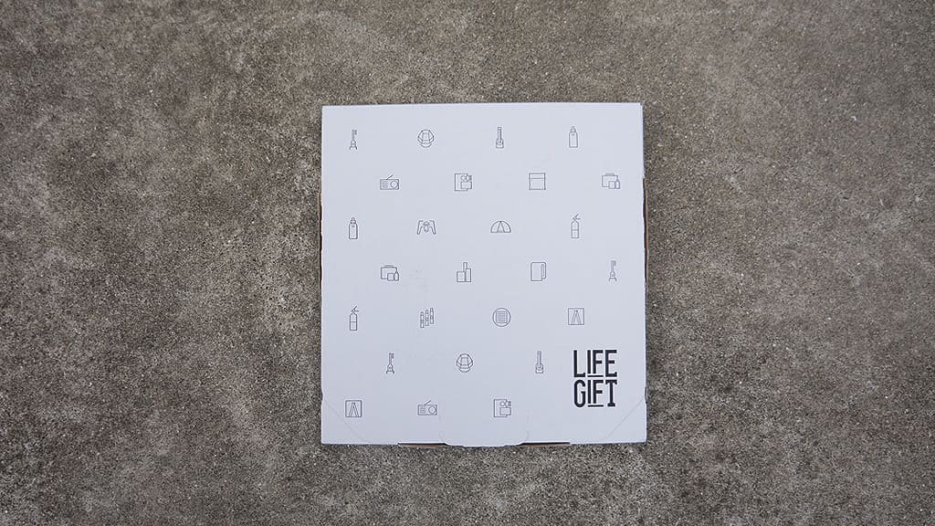 防災カタログギフトのLIFEGIFT（ライフギフト）の箱